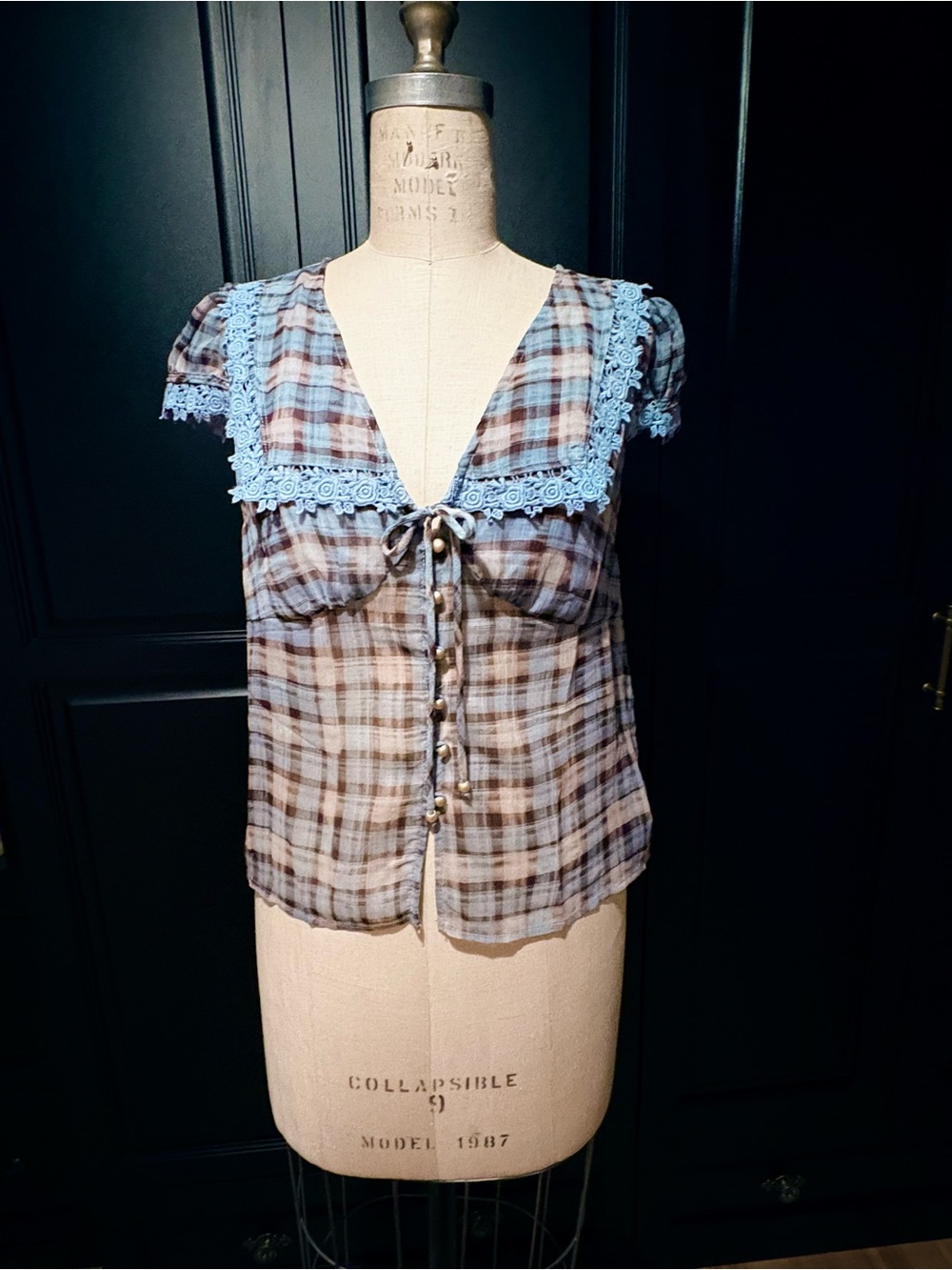 En Saison Brown and Light Blue Plaid Tie-Front Lace Trim Top - Picture 2 of 5